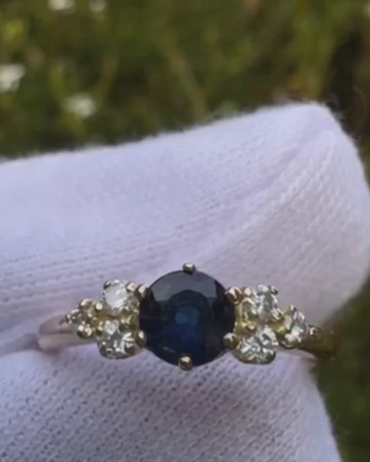 Anillo de compromiso "Paraíso azul" en ORO 18K con zafiro y diamantes